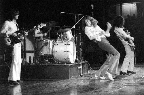 phenomia: groovemaster10000:  Led Zeppelin is a name almost synonymous with classic rock. The band&r