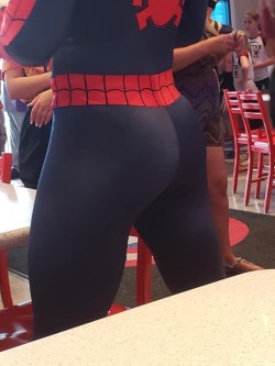 spidermanfetish87:  