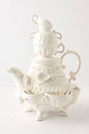 thegrandteapot:Stanhope Teapot ~ Inspired by china found in English teashops, dainty layers of cups 