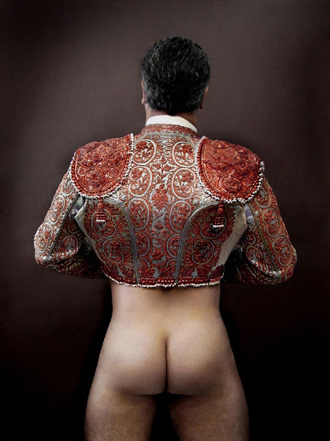 gearessentials:  Bull Fight…