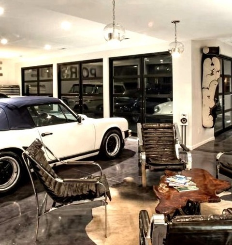 Louisville Large GarageLarge Minimalist Attached Three-car Garage Photo