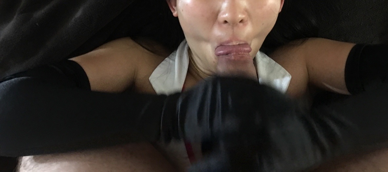 xiaopandme:  asihubinnyc:  When she’s in the same room as a cock like this, your