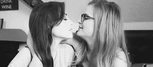 50shadesofrainbows:  ♥ 