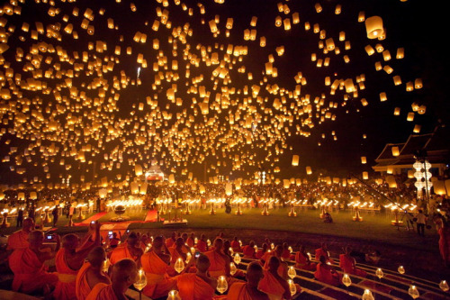 danceabletragedy: Chiang Mai’s Floating Lantern Festival