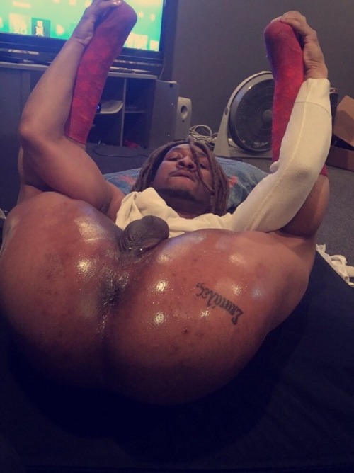 thtnastyfrek:  Look at tht ass