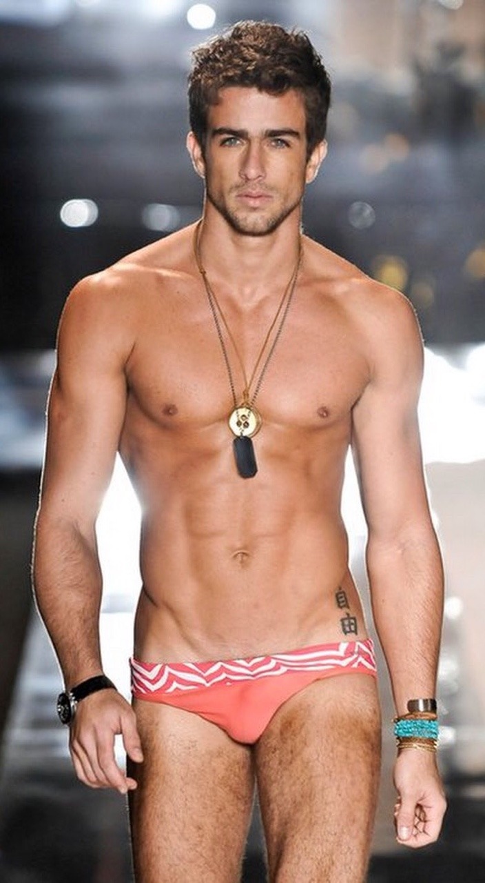 speedothighs:  Fit dude with hot hairy speedo thighs! (+with nice mini-bulge and