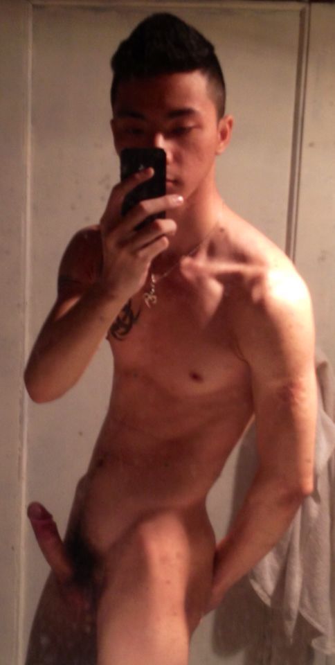 maliboojim:  Selfies  Maliboojim.Tumblr.com