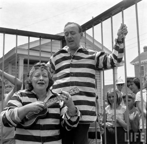 Stuck in the Sun Fun Jail, Myrtle Beach(Robert W. Kelley. 1952)