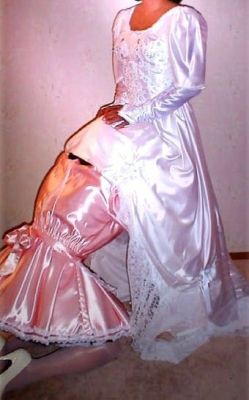 sissyboicumslut:  fedomsissy:  http://fedomsissy.tumblr.com/archive  Now that’s what i call a sissy maid in waiting