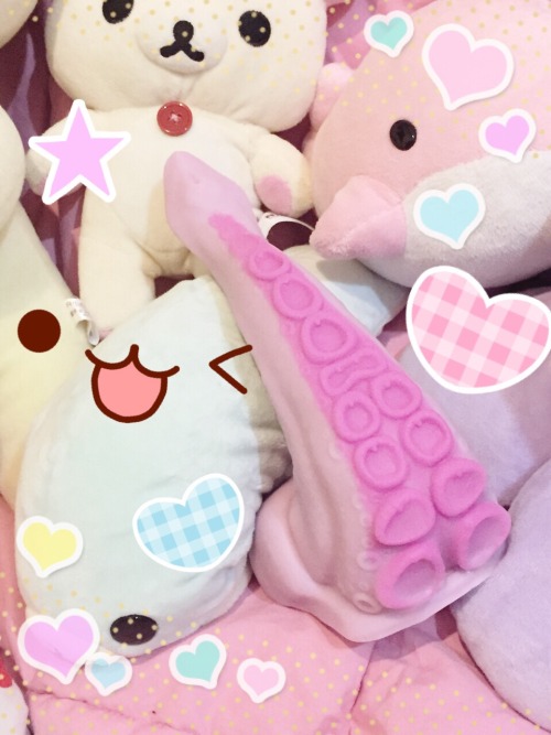 lolifef:  i just got my new tentacle in and its so beautiful and i love it!!!!