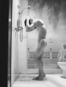 lille-jo:  Shower …