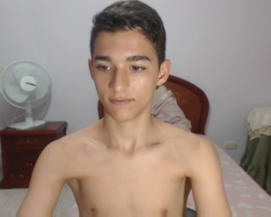 Sexy gay latin twink boy Santy Evel is live right now at gay-cams-live-webcams.com