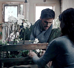 captainswansource:The scariest part is letting go…