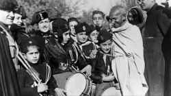 Gandhi era un pervertido al que le gustaban los niños, los nazis y joder a las mujeres - VICE