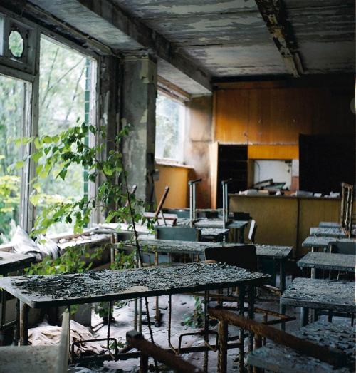 youandiareintertwined: polarthebibear: A collection of photos from Chernobyl, Pripyat and the surrou