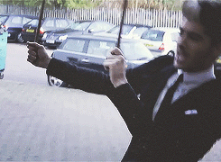 omgzarry:  Sneak peek of the Kiss You Video - 5 days to go! 