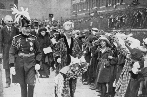 King George V and Queen Mary visit Shadwell, 1922