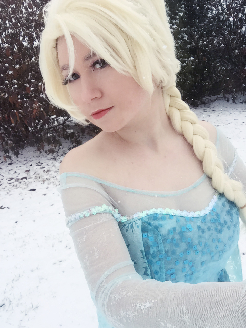 usatame:  Snow day? go out and play in cosplay of course…..lolHave some selfies