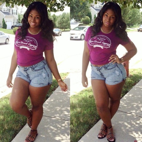 valpowerexoticgirls:  Halle Deneen Instagram: @HalleDeneen 