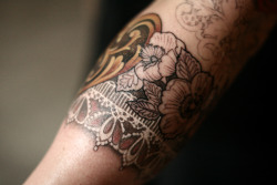 womenwithink:  wonderlandtattoospdx:  Details