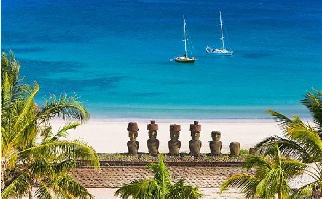 kusta-astronaut:  Top 10: Las mejores playas de Chile Anakena, Isla de Pascua La