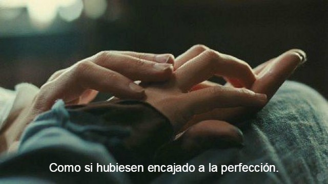 somospandaspordentroyporfuera:  -Una chica invisible. 