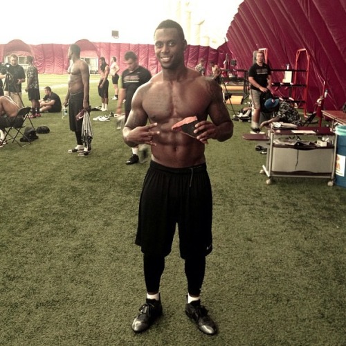 hoodsworld:  Anthony Jones 