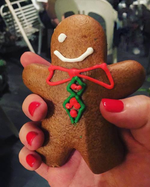 You gotta hold on me ❤️❤️❤️ #gingerbread #gingerbreadman #youknowwhoyouare #sweets #baked #bake #chr