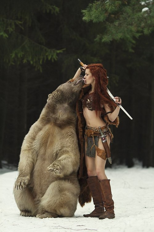c4nine:  …wut? She’s hot but… she’s like practically naked and kissing a bear… look at those claws D: 
