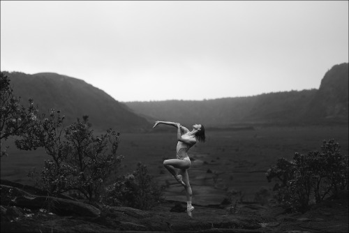 Mackenzie Richter - Hawaii Volcanoes National Park Purchase this image as a Ballerina Project limite