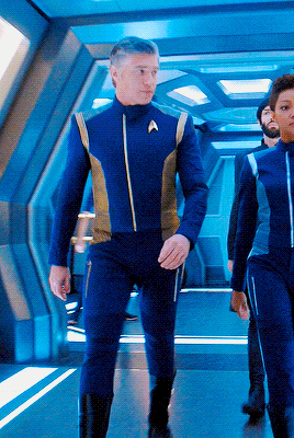 ansonmountdaily: Captain Christopher Pike + confident walkStar Trek: Discovery Season 2 (2019) | Sho