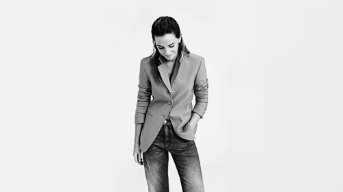 xanis:  “Feminism is not here to dictate to you. It’s not prescriptive, it’s not dogmatic. All we are here to do is give you a choice. If you want to run for President, you can. If you don’t, that’s wonderful, too. […] I’m lucky I was