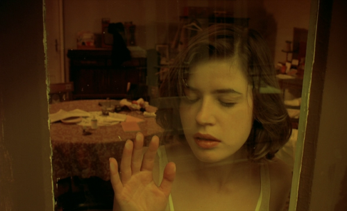 mysteryofpeaches: The Double Life of Veronique (1991) dir. Krzysztof Kieślowski