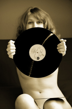 Undressed ladies & vinyl records