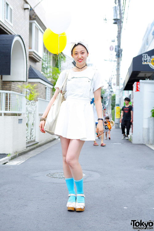 Aya on the street with Bubbles Harajuku &amp; Zara fashion + Style Icon Tokyo socks &amp; balloons.