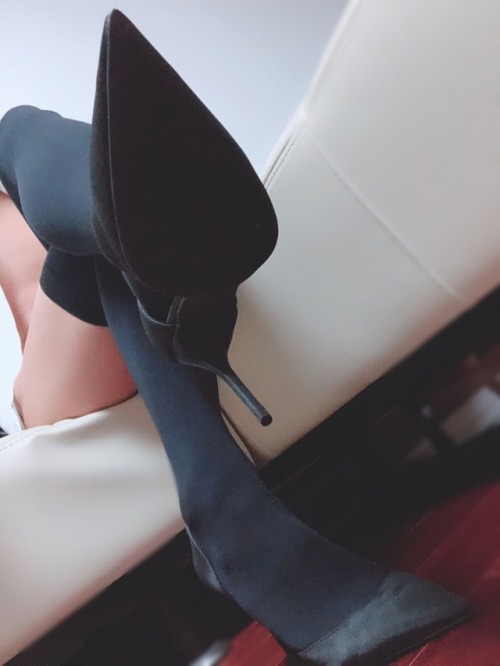 anxiousasiantransgirl: qwq-jzg: 放假了w 太性感了!!
