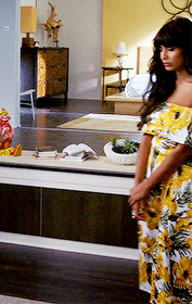 meliorn:✩ favorite outfits meme ✩↳ tahani al-jamil (the good place)