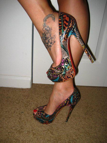 babes-in-heels:  High HeelsHigh Heels on Twitter