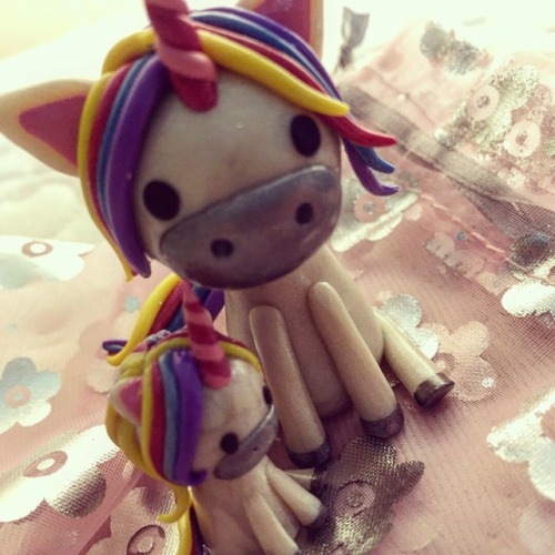 Look at these tiny Unicorns my friend made me for Christmas fjkdnfdklsmsnfktl