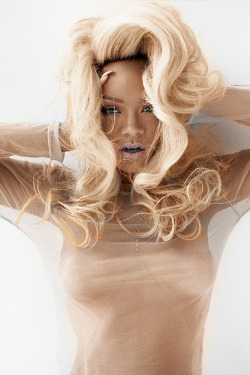 californiapeople:  Rihanna 