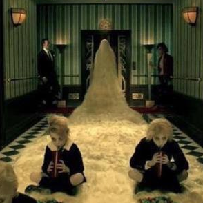 thekuntess:  gagasgallery:   ‏@musicnews_facts: Lady Gaga’s 30ft long wig in the #AHSHotel teaser took 13 people to make, and almost 300 wigs.   Made from all the wigs she’s snatched in her career 