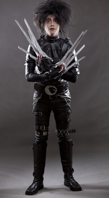 cosplay-gamers:Edward Scissorhands Cosplay by Patrick-emanPhotography by Jon LimSources: x | x