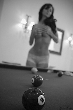 fuerzapopular:  eight ball. 