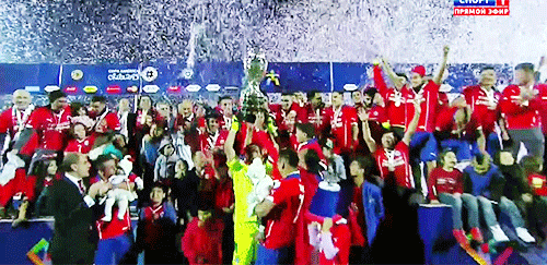 lewandontski:  CAMPEONES ❤❤❤💪💪💪👏👏🎉🎊🎉🎉🎊pd:te