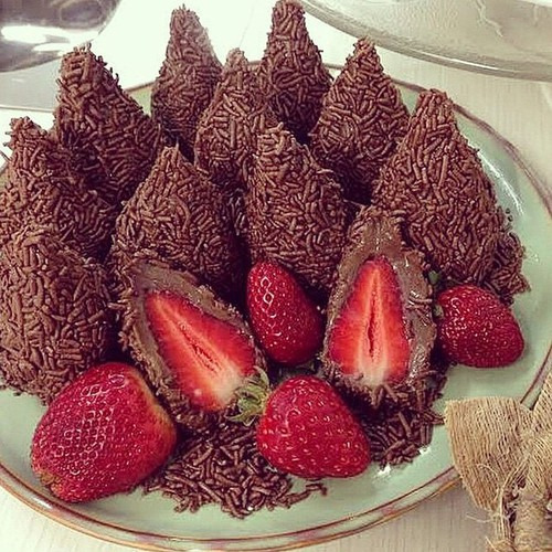 croatianbarbiexoxo:  foam-and-diamonds:  Foam-and-Diamonds ︻╦╤─  MMK