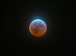spaceexp:The Red Color During a Lunar Eclipse Happens When The Light From Every Sunset on Earth is Projected by Earth’s Atmosphere Onto The Moon. by Tycho234