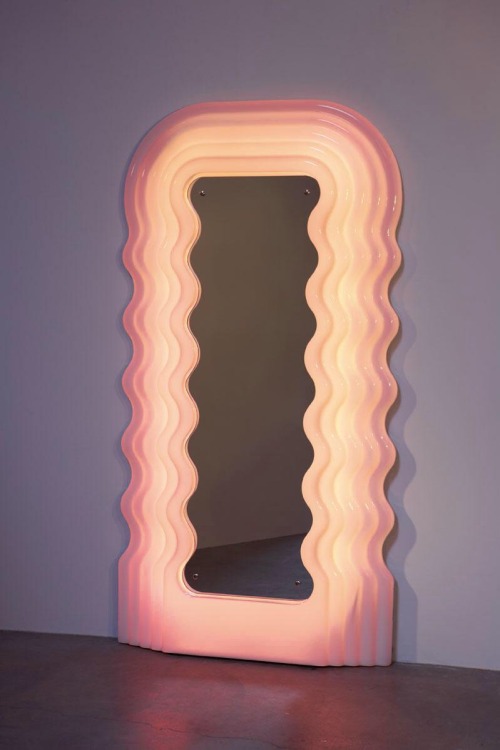 tomfordvelvetorchid:Im so obsessed too bad its $7000Ettore Sottsass - Ultrafragola 1980s