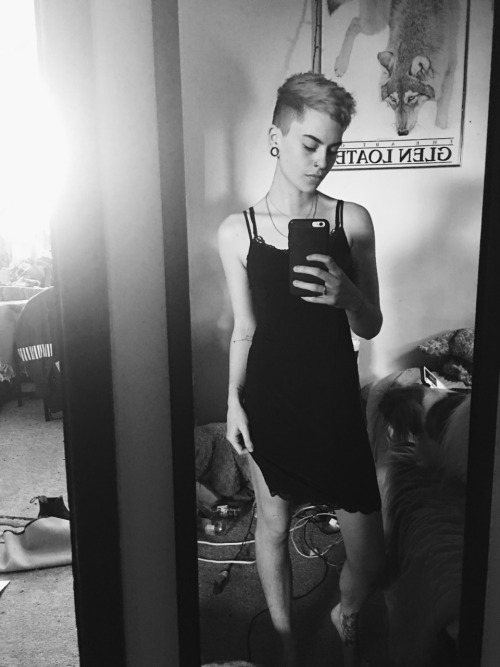 maa-iingan:Get you a guy who will wear lingerie for you  (He/Him)