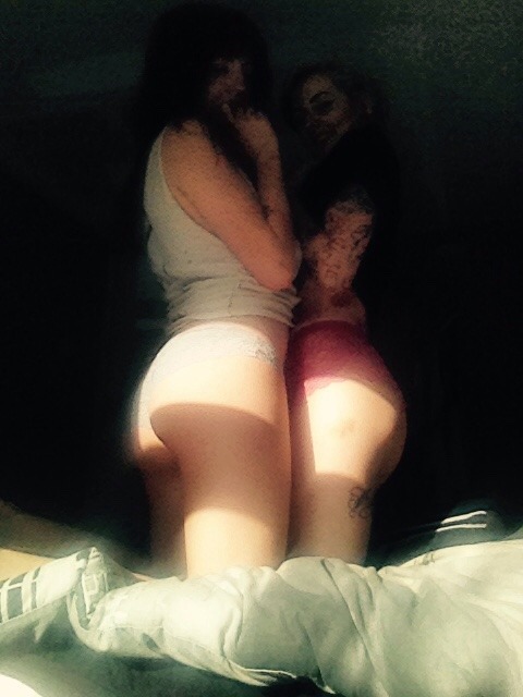 ananke-sgh:  Some cheeky fun was had today 🍑 bunny-xo
