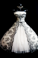 ravenchance:  vintagegal: 1950s Prom and Party Dresses: Black and White 